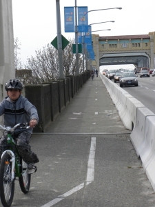 Vancouver, Burrard Bridge Separated Bike Lanes appealing to children cyclists ©Photograph by H-JEH Becker, 2013